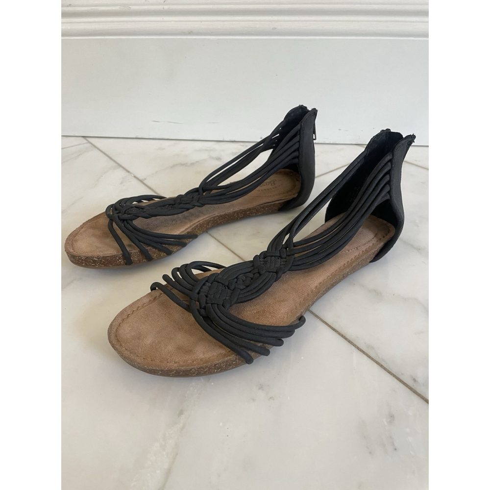 G.H. Bass Women’s Size 8 Sonja Black Strappy Leather Sandals EUC